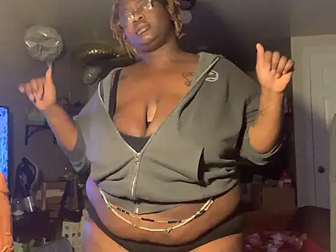 BigKittyRaven online show from February 26, 2025, 4:58 am