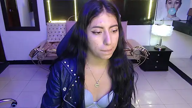 Snapshot of Angela_Diaz_ chatting on January 13, 2025, 12:35 pm Angela Diaz online show from January 13, 2025, 12:35 pm