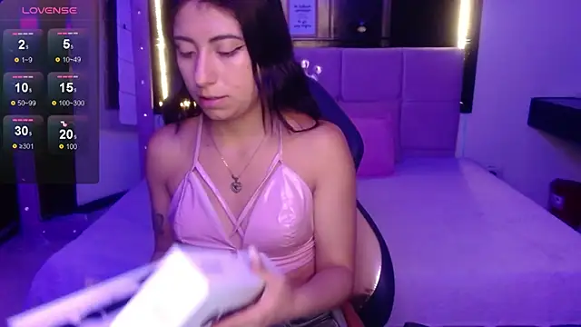 Snapshot of Angela_Diaz_ chatting on February 8, 2025, 11:55 am Angela Diaz online show from February 8, 2025, 11:55 am