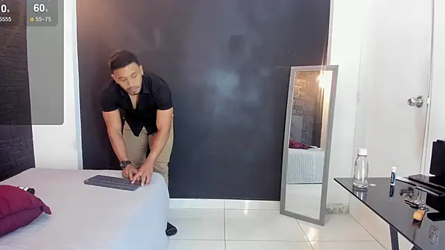 Snapshot of bruno_miller_ chatting on January 19, 2025, 11:00 pm bruno miller online show from January 19, 2025, 11:00 pm