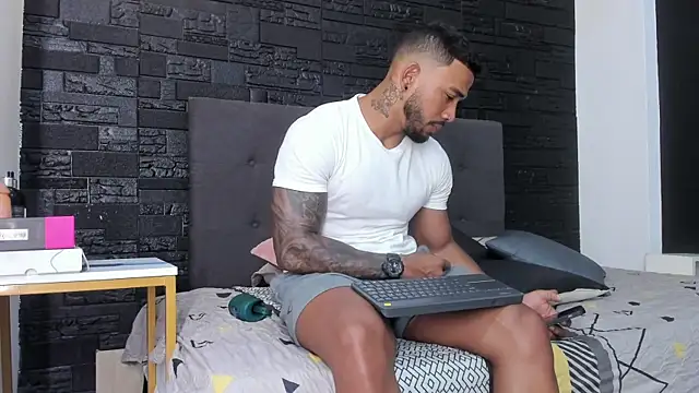 Snapshot of bruno_miller_ chatting on September 13, 2025, 9:25 pm bruno miller online show from September 13, 2025, 9:25 pm