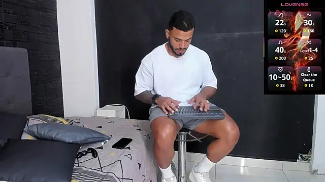 Snapshot of bruno_miller_ chatting on September 19, 2025, 8:42 pm bruno miller online show from September 19, 2025, 8:42 pm