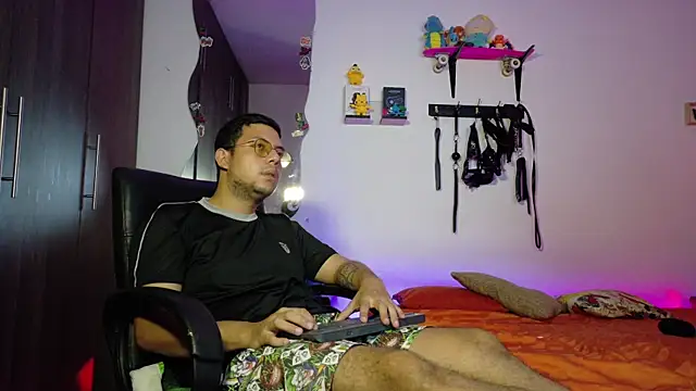 Nymphobuddies online show from January 19, 2026, 12:36 am