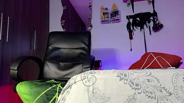 Nymphobuddies online show from March 1, 2026, 4:42 pm