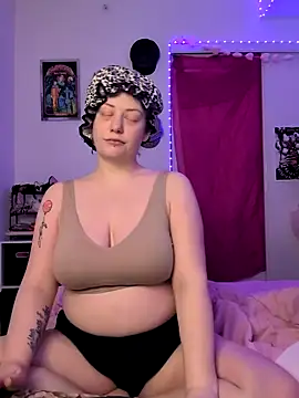 Twitchtheclownn online show from March 17, 2026, 7:39 pm