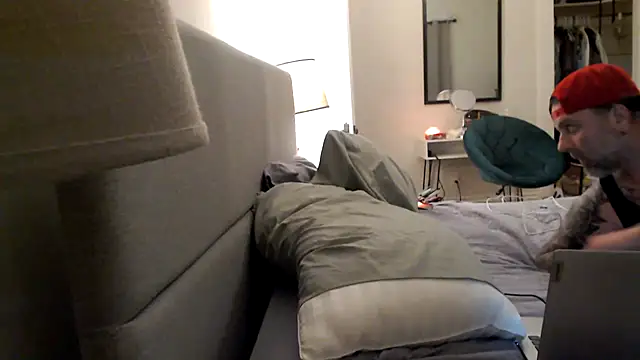 funcouple012 online show from December 6, 2024, 2:57 am