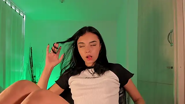 AnabelWolf online show from January 28, 2025, 8:47 pm