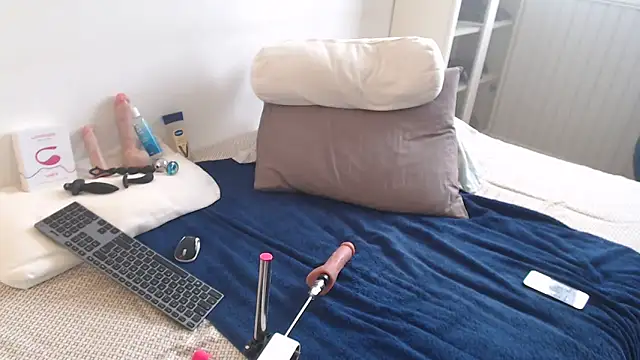 fiitboycam online show from April 9, 2026, 1:38 pm