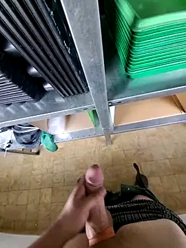 dirtyeeedii online show from October 30, 2025, 1:23 pm