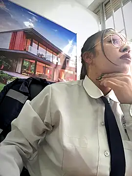 LIZ-06  online show from October 30, 2025, 12:50 pm