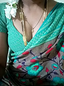 Snapshot of Cute-chinny chatting on January 2, 2025, 2:57 pm Cute-chinny online show from January 2, 2025, 2:57 pm