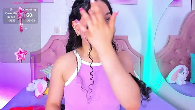 amandalee01 online show from November 24, 2025, 7:57 pm