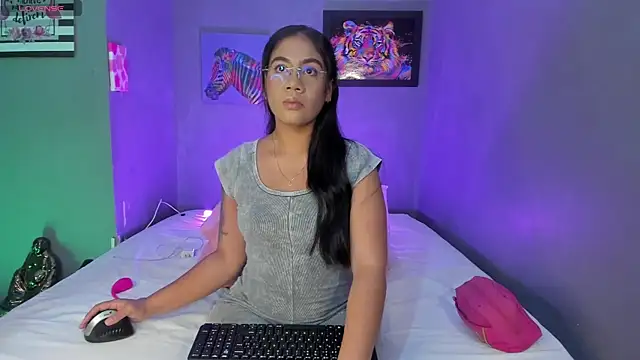 Snapshot of PammelaRoss1 chatting on June 4, 2026, 5:30 pm PammelaRoss1 online show from June 4, 2026, 5:30 pm