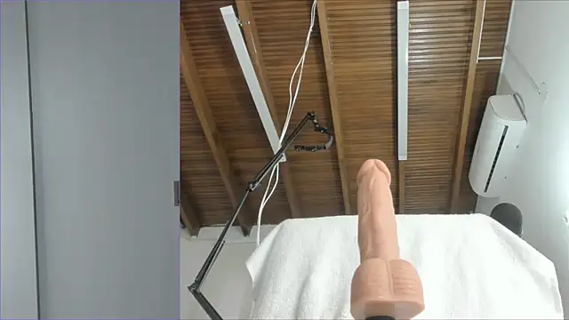 Lucy carter  online show from November 8, 2025, 2:50 pm