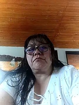 Snapshot of Darly_Gomez chatting on February 12, 2026, 5:41 pm Darly Gomez online show from February 12, 2026, 5:41 pm
