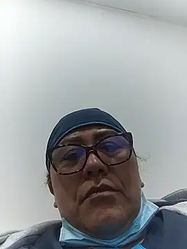 Snapshot of Darly_Gomez chatting on May 18, 2026, 7:14 am Darly Gomez online show from May 18, 2026, 7:14 am