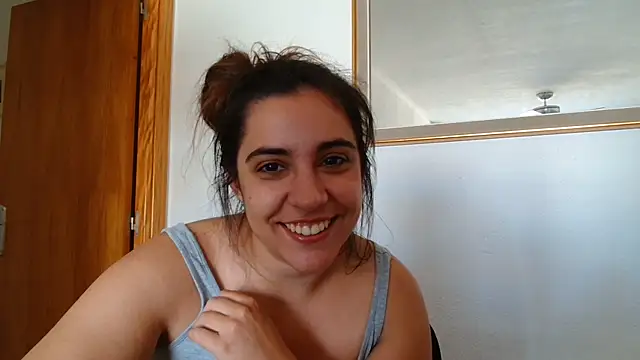 Snapshot of Ursumi1 chatting on July 10, 2026, 9:34 am Ursumi1 online show from July 10, 2026, 9:34 am
