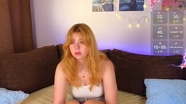 Snapshot of Penny_Staaar chatting on December 10, 2024, 8:49 pm Penny Staaar online show from December 10, 2024, 8:49 pm