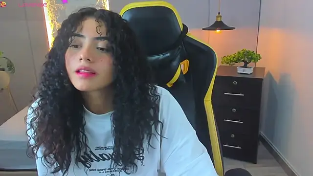 yaya23x online show from September 13, 2025, 4:18 pm