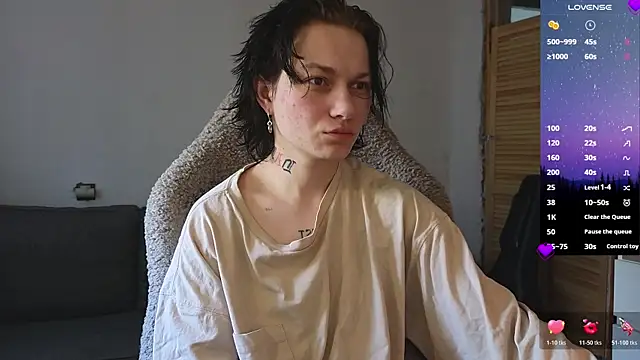 esajukyy online show from April 14, 2026, 4:18 am