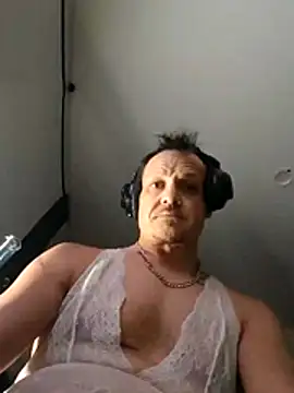 Snapshot of neopolitanSHAFT chatting on February 21, 2026, 11:44 am neopolitanSHAFT online show from February 21, 2026, 11:44 am