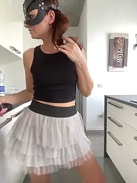 Samira-Summer online show from March 5, 2025, 2:12 pm