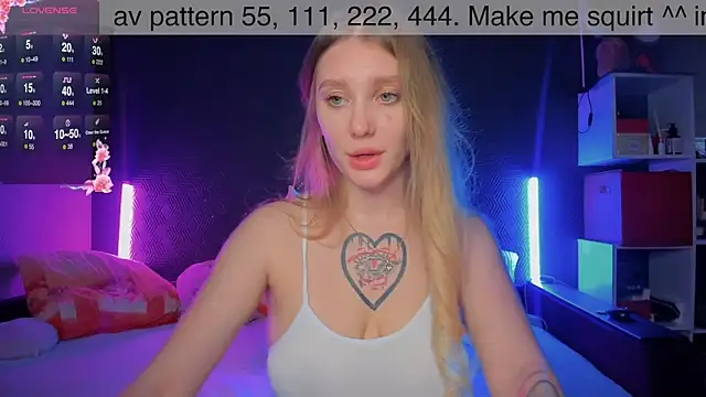 Snapshot of AliceMilman chatting on March 8, 2025, 1:14 pm AliceMilman online show from March 8, 2025, 1:14 pm