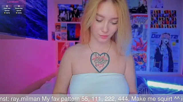 Snapshot of AliceMilman chatting on October 2, 2025, 10:22 am AliceMilman online show from October 2, 2025, 10:22 am