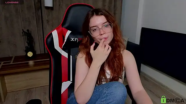 Snapshot of Sonya_Glen chatting on February 28, 2025, 6:10 am Sonya Glen online show from February 28, 2025, 6:10 am