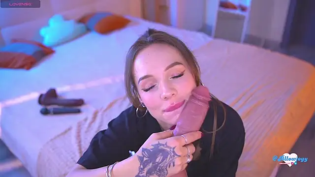 Bllowjoyy online show from October 13, 2025, 7:08 am