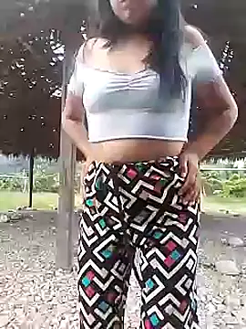 Snapshot of Danna-linyi chatting on December 10, 2024, 9:33 pm Danna-linyi online show from December 10, 2024, 9:33 pm