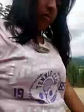 Snapshot of Danna-linyi chatting on December 22, 2024, 3:00 pm Danna-linyi online show from December 22, 2024, 3:00 pm