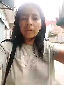 Snapshot of Danna-linyi chatting on January 10, 2025, 8:15 pm Danna-linyi online show from January 10, 2025, 8:15 pm