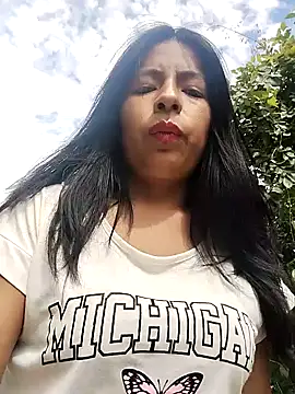 Snapshot of Danna-linyi chatting on February 6, 2025, 2:37 pm Danna-linyi online show from February 6, 2025, 2:37 pm