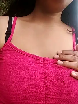 Snapshot of Danna-linyi chatting on February 14, 2025, 2:12 pm Danna-linyi online show from February 14, 2025, 2:12 pm