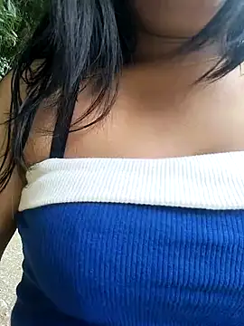 Snapshot of Danna-linyi chatting on February 21, 2025, 8:27 pm Danna-linyi online show from February 21, 2025, 8:27 pm