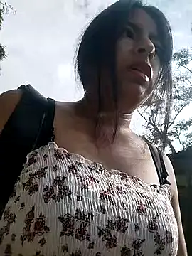 Snapshot of Danna-linyi chatting on March 7, 2025, 9:06 pm Danna-linyi online show from March 7, 2025, 9:06 pm