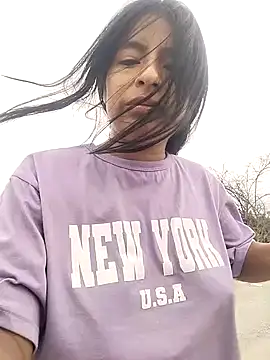 Snapshot of Danna-linyi chatting on March 21, 2025, 1:45 am Danna-linyi online show from March 21, 2025, 1:45 am