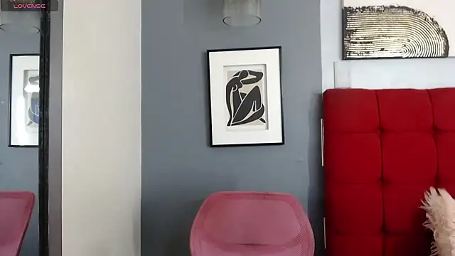 Snapshot of _Natassia_Dreams chatting on February 9, 2025, 12:49 am Natassia Dreams online show from February 9, 2025, 12:49 am