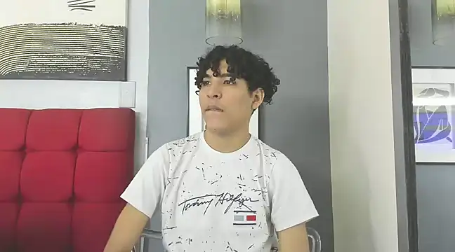 Snapshot of _Natassia_Dreams chatting on March 18, 2025, 4:04 pm Natassia Dreams online show from March 18, 2025, 4:04 pm