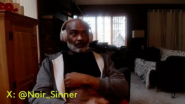 Snapshot of sinnernoir chatting on March 23, 2026, 5:39 pm sinnernoir online show from March 23, 2026, 5:39 pm