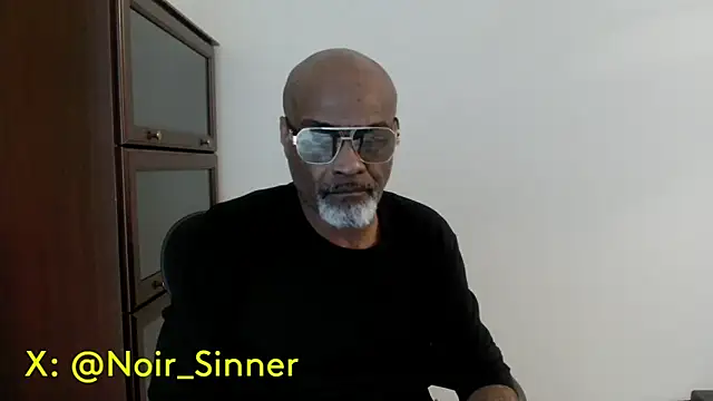 Snapshot of sinnernoir chatting on April 10, 2026, 12:32 pm sinnernoir online show from April 10, 2026, 12:32 pm