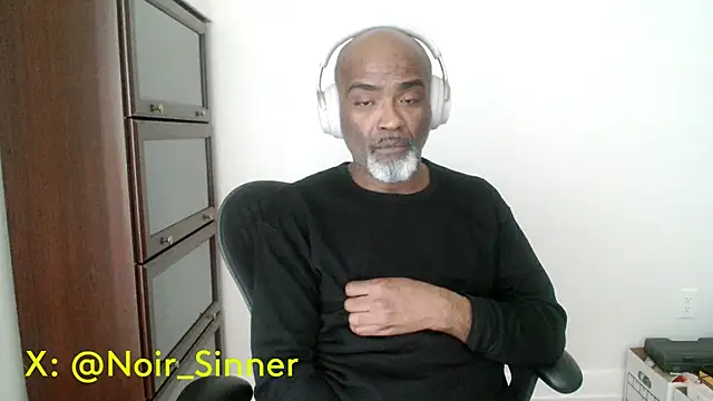 Snapshot of sinnernoir chatting on April 11, 2026, 11:36 am sinnernoir online show from April 11, 2026, 11:36 am