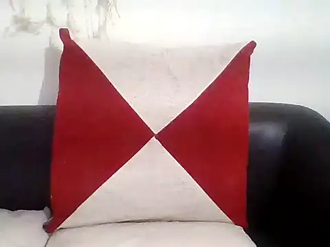 Snapshot of Tiny_busty chatting on September 15, 2025, 10:15 am Tiny busty online show from September 15, 2025, 10:15 am