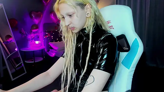 Lexy-Woorhez online show from February 28, 2025, 4:42 pm