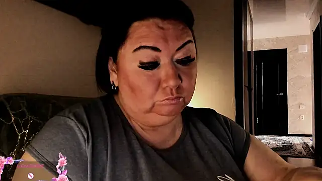 SexxyDreams1 online show from September 30, 2025, 5:12 am