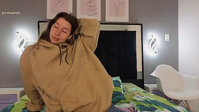 jolie lov online show from February 9, 2026, 1:26 pm