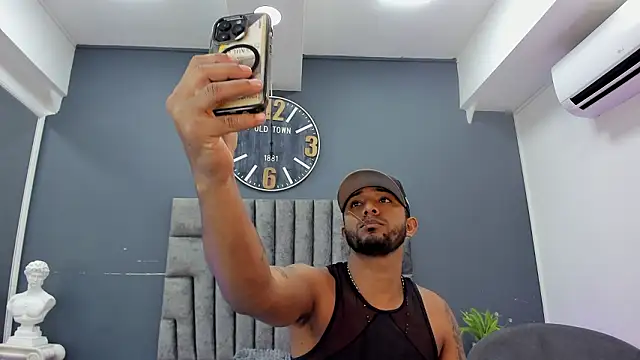 Robin Rief online show from March 27, 2026, 7:35 pm