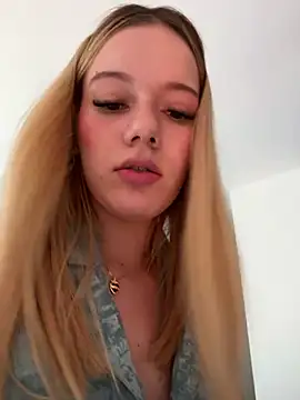 Snapshot of NicoleCut chatting on February 27, 2025, 2:00 pm NicoleCut online show from February 27, 2025, 2:00 pm