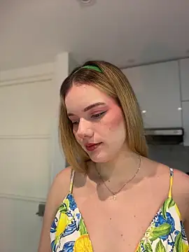 NicoleCut online show from March 24, 2026, 9:58 am